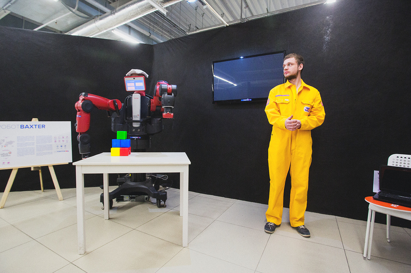 Интеллектуальный промышленный робот BAXTER способен выполнять простые производственные задачи.