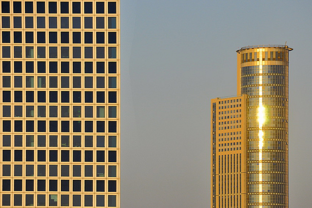Здания Тель-Авива. Фото: j schnapper, Flickr