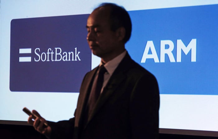 Глава совета директоров SoftBank Масайоши Сон. Фото: Chris Ratcliffe/Bloomberg/Getty Images.