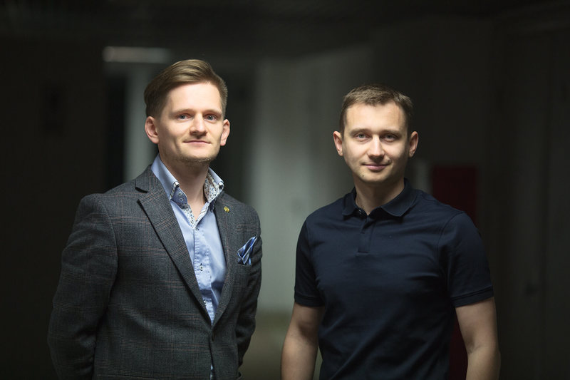 Основатели Tap2Pay.me Александр Шляев (слева) и Евгений Пальчевский. Фото: Андрей Давыдчик, dev.by