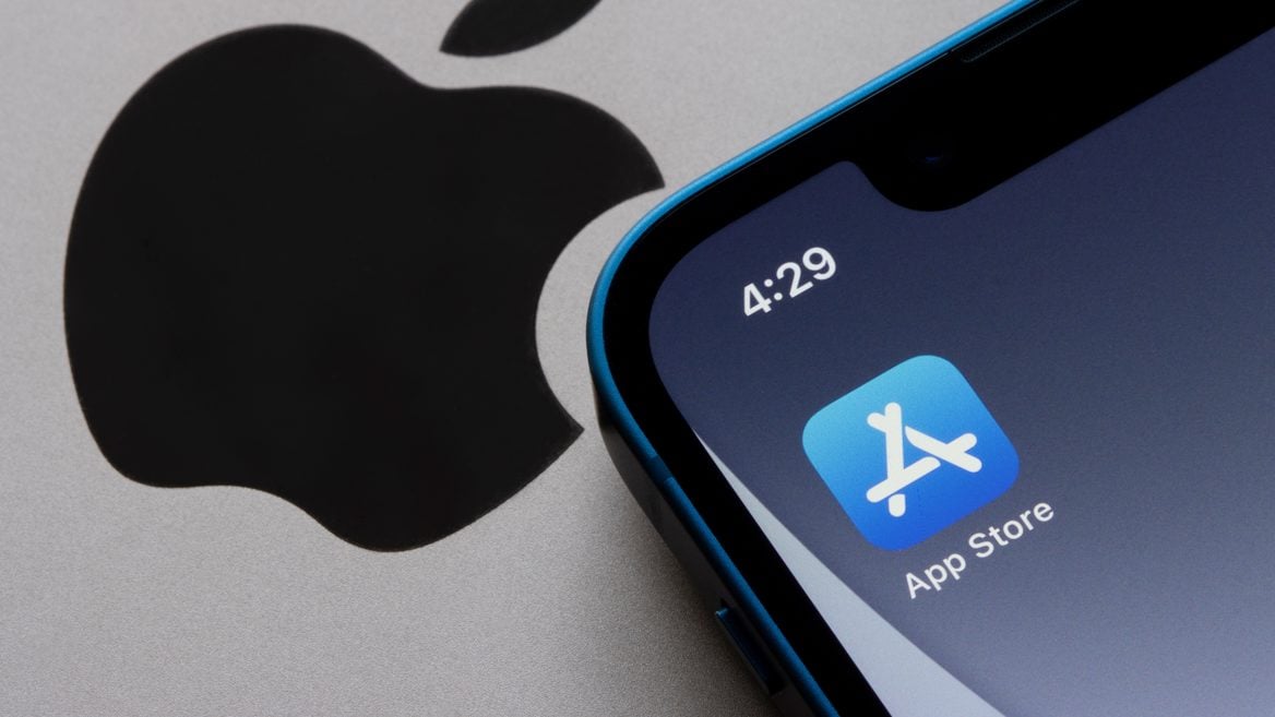 Apple разделит App Store на два магазина: для европейцев и остальных