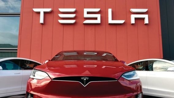 У Tesla рекордная выручка и планы выпустить до 2 млн машин в этом году