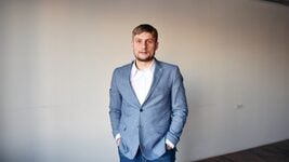 Разработчик 20+ лет делает приложения. Успехи к 39-ти: компания вышла на миллион, в клиентах Rolls Royce и Opera