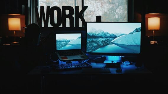 В Upwork рассказали, кого уже заменяет ИИ — и кто на этом зарабатывает