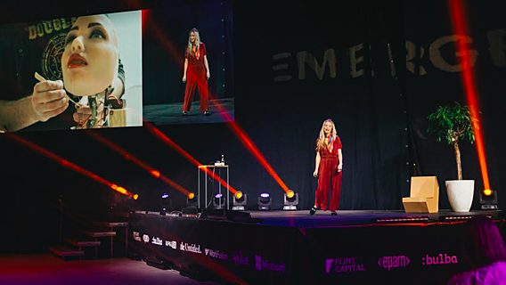 Билеты в три раза дешевле. Как ещё EMERGE заманивает аудиторию в онлайн? Билеты в три раза дешевле. Как ещё EMERGE заманивает аудиторию в онлайн?