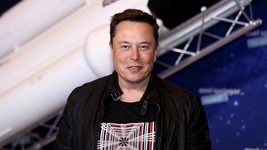 Маск пишет книгу про Tesla и SpaceX