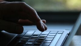 Meta наймае выпускнікоў-джуноў на $290K у год, нават без вялікага досведу Meta наймае выпускнікоў-джуноў на $290K у год, нават без вялікага досведу