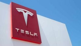 Tesla грозит обвал продаж впервые в истории компании