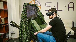 600 кг железа, $30000 вложений. Разработчики делают VR-гаубицу, которая стоит $10000