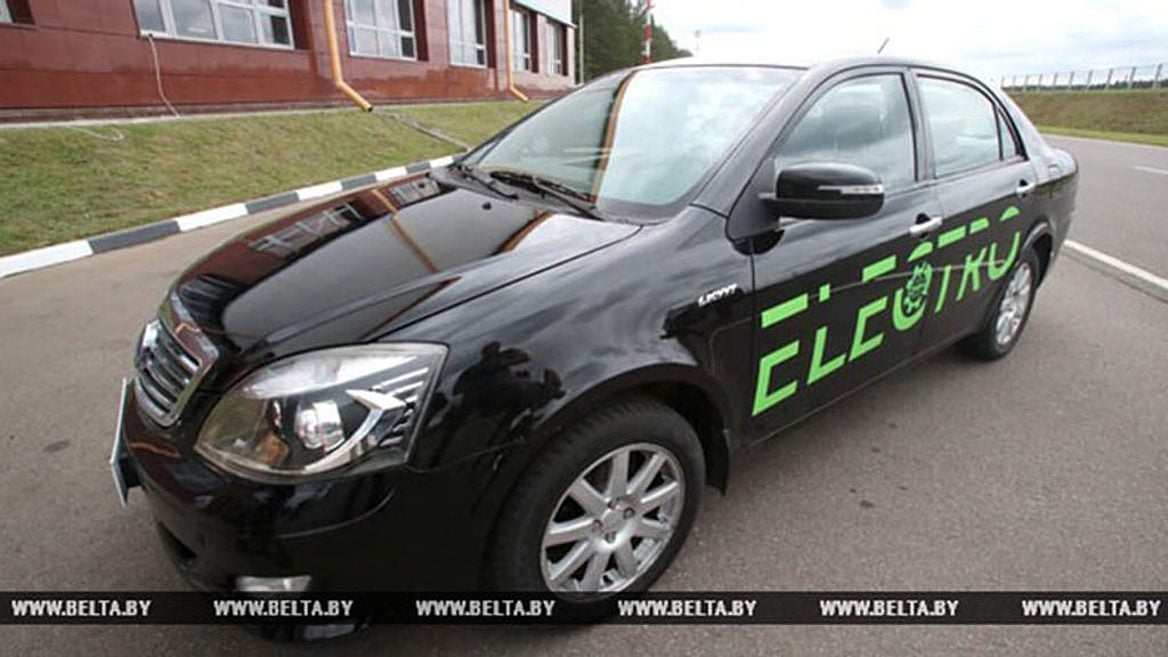 Академия наук Беларуси представила первый отечественный электромобиль
