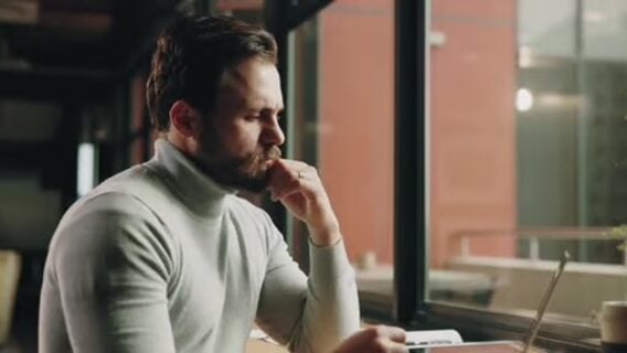 Топы корпораций уверены в окупаемости ИИ, их подчинённые — не очень