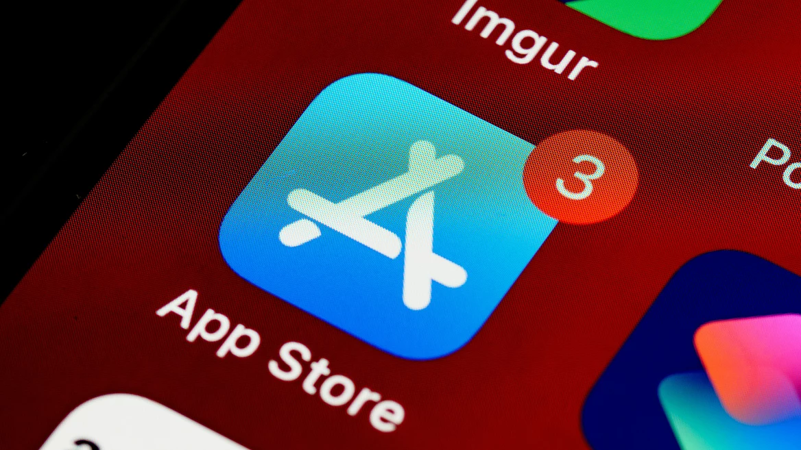 Вайб-кодинг? За полгода в App Store вышло почти столько же новых приложений сколько за весь 2025