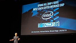 Intel представила свой первый процессор на базе AI 