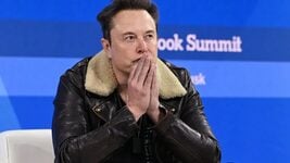 Чат-бот Маска выклаў у сетку 370 000 перапісак карыстальнікаў