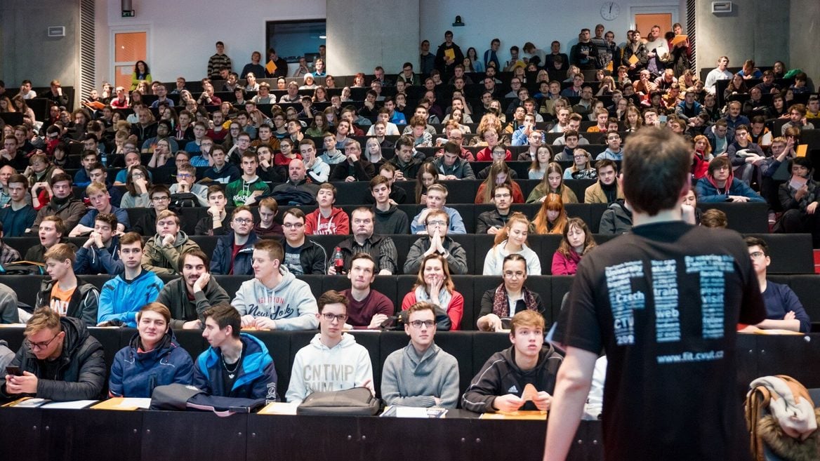 Что будет со студентами-белорусами в Чехии. Разбор на примере технического университета