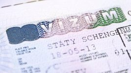 Снова по 80 евро? Чехия попросит ЕС отменить упрощенный шенген для РФ и РБ 