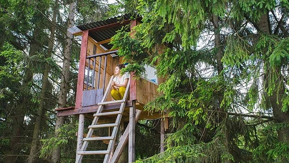 Английский без парт и дедлайнов: Space Jam устраивает в Польше «лагерь для взрослых» на маювку 