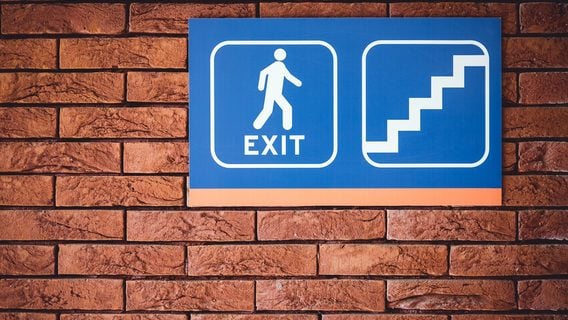 Айтишницу не выпустили из Беларуси. Она регулярно приезжала из Европы, но в 2025 нашлось фото с протестов Айтишницу не выпустили из Беларуси. Она регулярно приезжала из Европы, но в 2025 нашлось фото с протестов