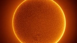 Фотограф сделал самый точный снимок Солнца, собрав его из 150 000 фотографий