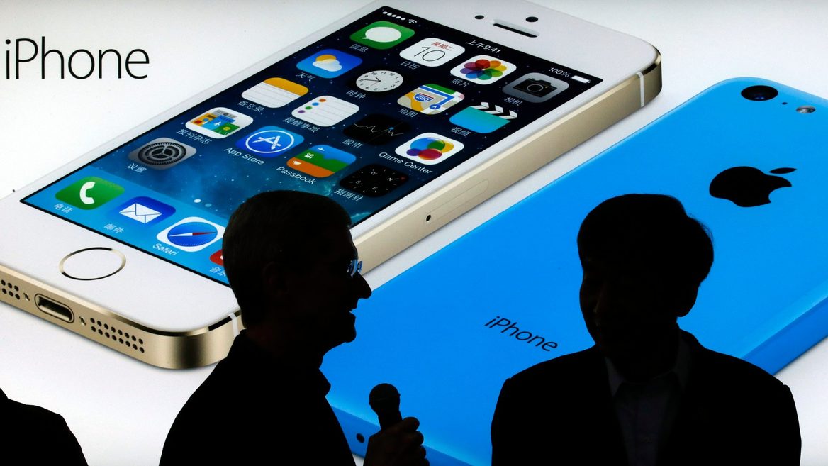 Apple внезапно отозвала иск против компании которая делает виртуальные копии iPhone