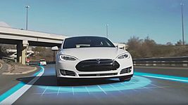 Автопилот Tesla «спас жизнь» водителя на скорости более 100 км/ч (видео) 