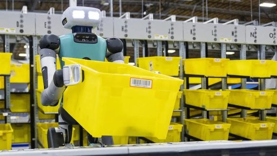 Amazon хочет заменить сотрудников роботами, но боится об этом говорить