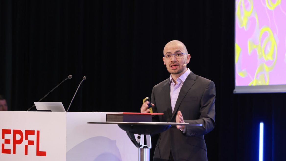 Глава Google DeepMind сказал что ИИ создаст «очень ценные профессии». И чему бы учился на месте студентов