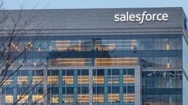 Salesforce сокращает 700 человек