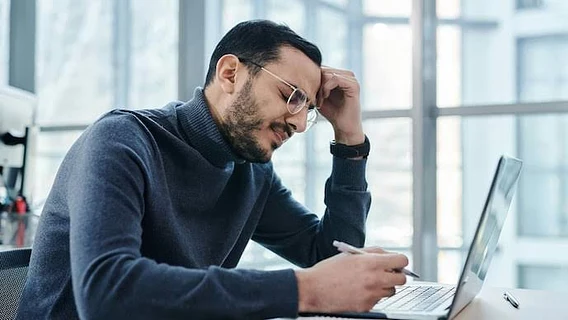 Каждый четвертый работник подумывает уволиться из-за ИИ. И дело не только в технологии