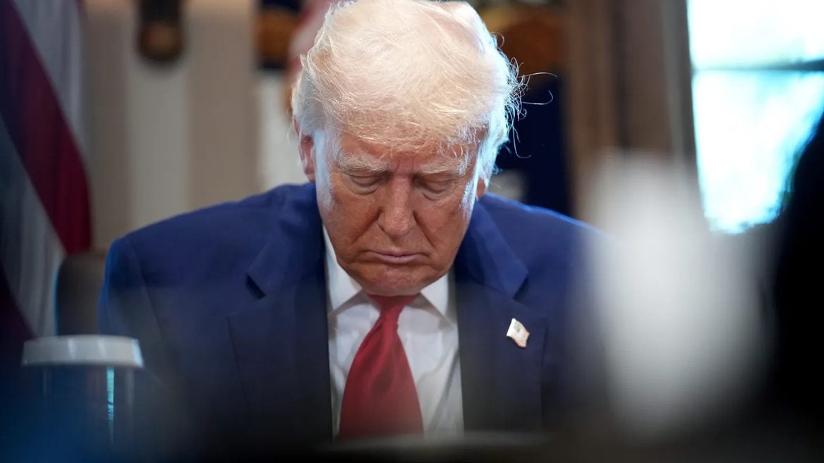 Суд заблокировал тарифы Трампа