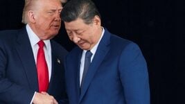 Трамп объявил годовое «перемирие» с Китаем: тарифы снижены на 10% Трамп объявил годовое «перемирие» с Китаем: тарифы снижены на 10%