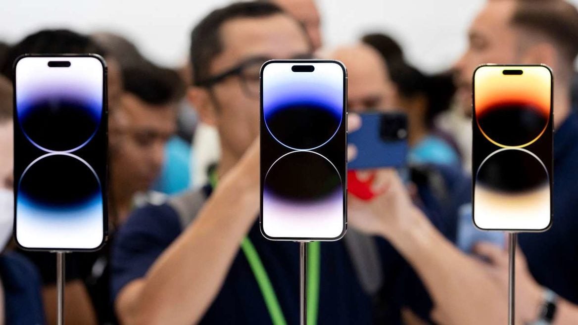 Apple из-за протестов на китайском заводе потеряет 6 млн iPhone Pro