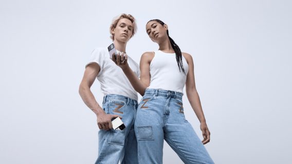 Samsung сделала джинсы за тысячу долларов со специальным карманом для смартфонов