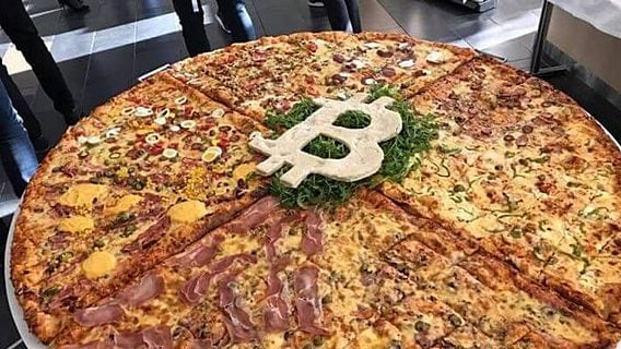 Пользователи биткоина отмечают восьмой «день пиццы» 