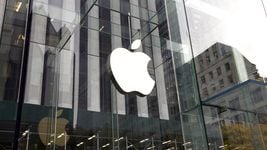 Выручка Apple упала, компания не планирует массовых сокращений