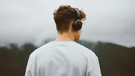 Почти половина новой музыки на Deezer создана ИИ