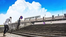 «Вышвырнула меня, как грязную собаку». Как студент БГУИР из Камеруна полюбил Беларусь, но не смог доучиться 