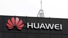 Huawei начала продавать смартфоны без зарядки, как Apple и Samsung