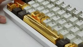 Китайская компания дарит программистам клавиши из чистого золота