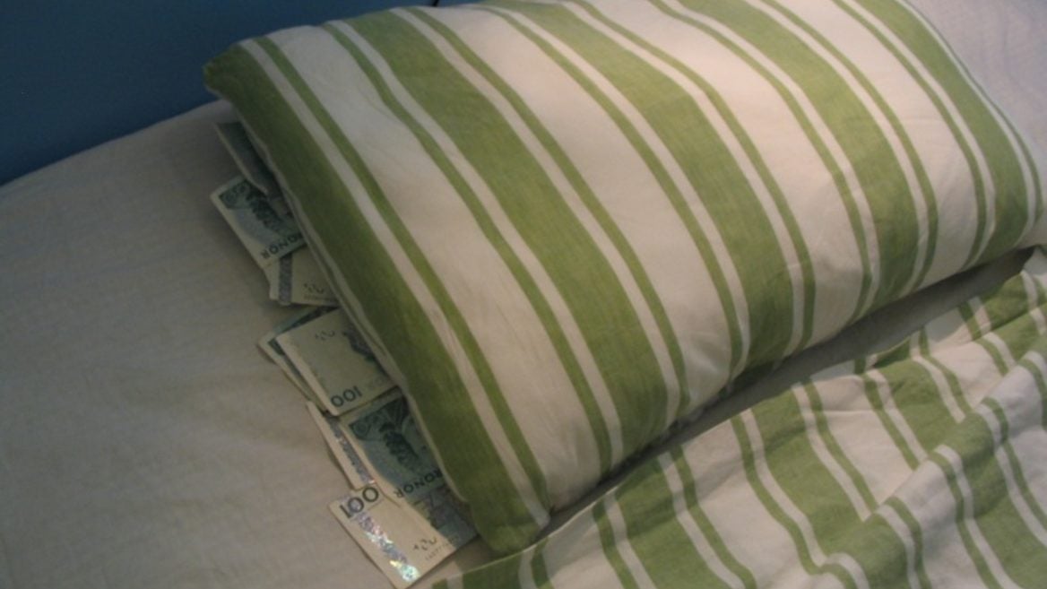 Половина айтишников хранит деньги «под подушкой». Почти все в $ каждый десятый в крипте