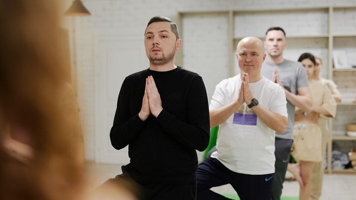 Кому танцевальная медитация, а кому гвоздестояние. Как сохранить ментальное здоровье в ИТ