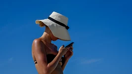 «Обзвонили кучу знакомых». Как обойтись без Airbnb и Booking — сервисы, банки и способы