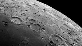 NASA впервые показала южный полюс Луны