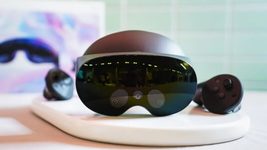 Meta показала VR-гарнитуру Quest Pro. Она отслеживает движения глаз и лица
