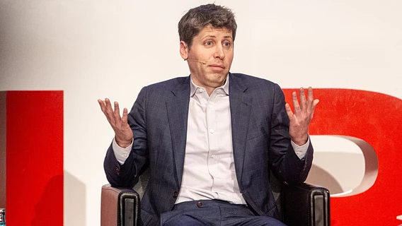 Вас всё равно уволили бы: CEO OpenAI о моде списывать сокращения на ИИ