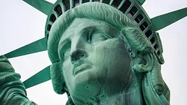 США приостанавливают выдачу виз гражданам 75 стран —  Fox News