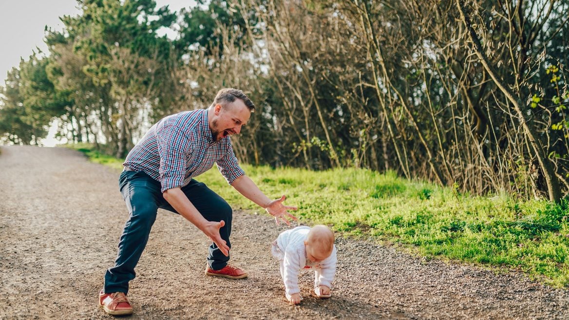 Айтишники согласны выйти в декрет вместо жён — но выкатили условия. Обсуждаем проект