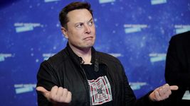 Акционеры Tesla недовольны Маском. Тот тратит ресурсы компании на ИИ-стартап xAI