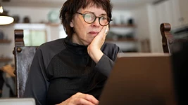 Боты обогнали людей: ИИ стал главным источником трафика в интернете