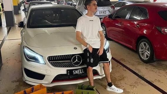 Mercedes Benz — в 17, первый миллион — в 18: подросток зарабатывает на крипте и учит других